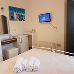 Casa Del Mar Bed & Breakfast 3*