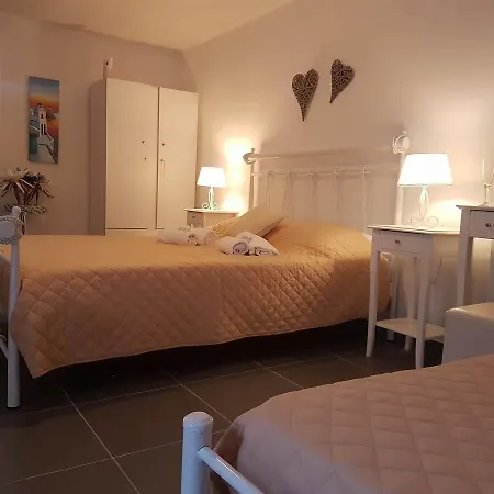 Casa Del Mar Bed & Breakfast 3*